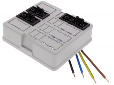 Pre-wired lid, in this example with 3 pole and 4 pole installation connectors (more options available)